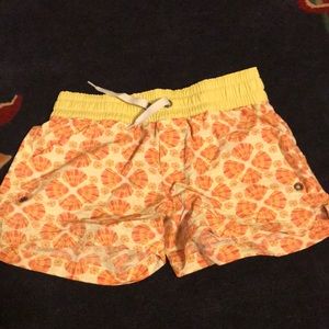 Girls medium Patagonia shorts in good condition.